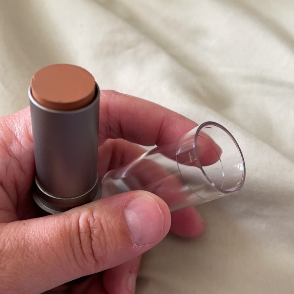 Well People Narcissist Foundation Cream Rich Mocha - Picture 6 of 8